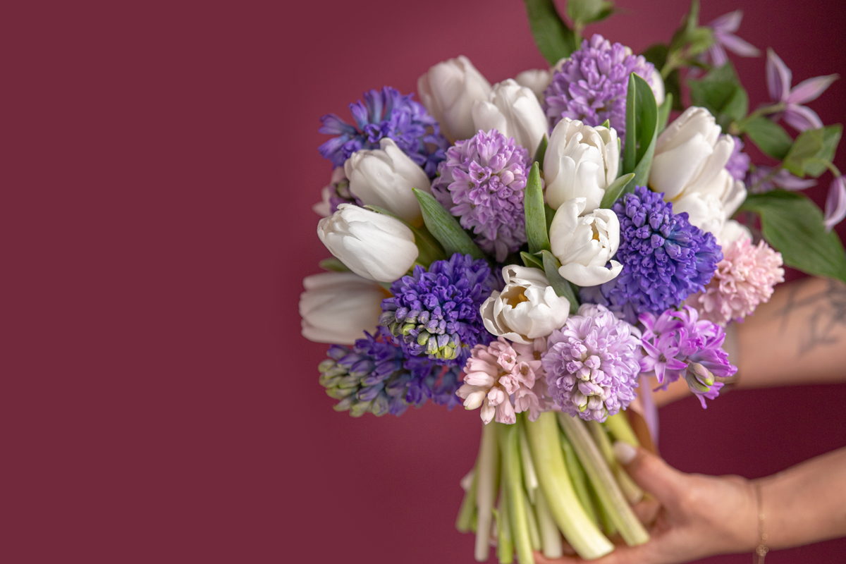 7 buchete frumoase cu flori de primavara pe care le poti oferi celor dragi