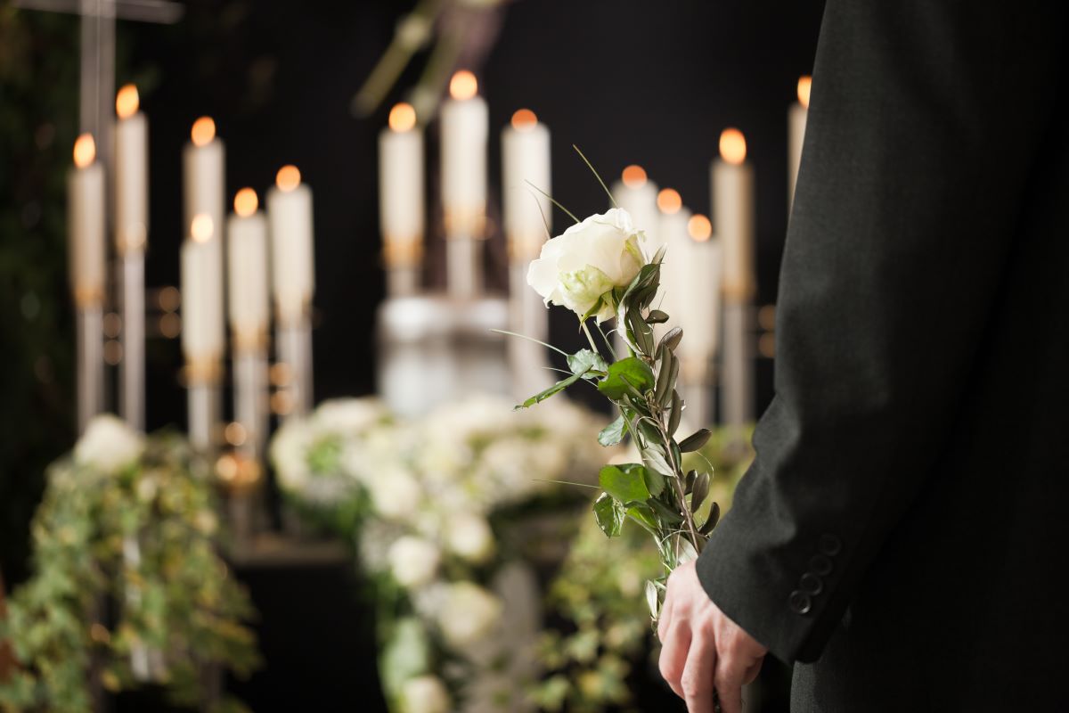 Ce simbolistică au jerbele funerare, când se oferă și ce mesaje pot conține