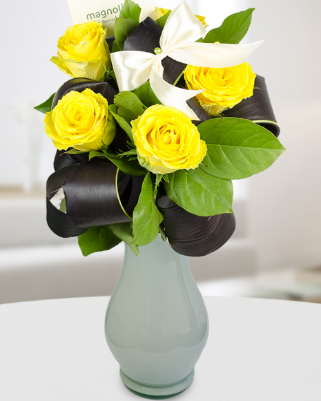 1464688148buchet_5_trandafiri_galbeni_i_cordyline_465_580
