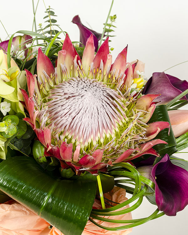 Bouquet with very resistant exotic flowers