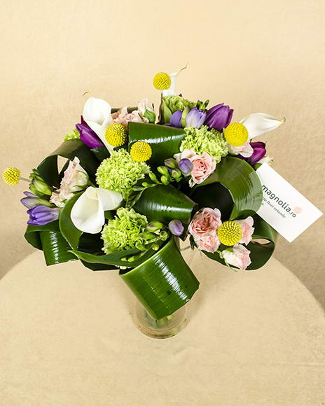 Buchet colorat cu flori mix 