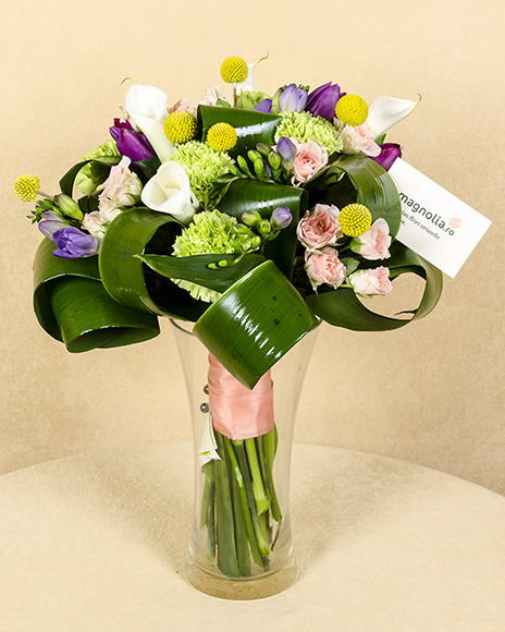Buchet colorat cu flori mix 
