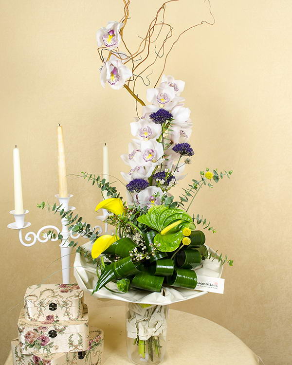 Bouquet with white cymbidium orchid
