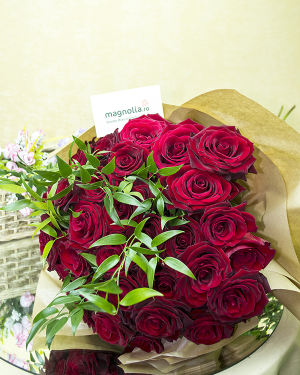 Buchet 39 trandafiri roşii 