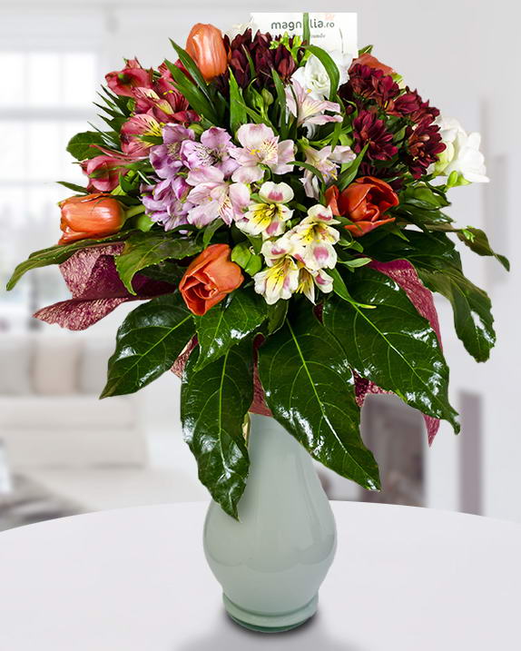 Bouquet with pink, red and bordeaux flowers