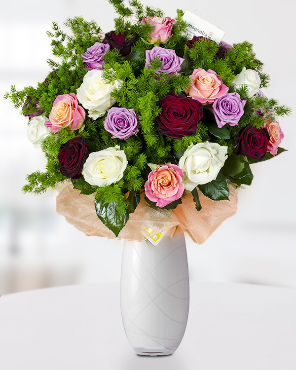 39 mixed roses bouquet