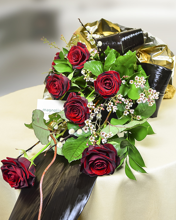 Bouquet with 7 Grand Prix roses
