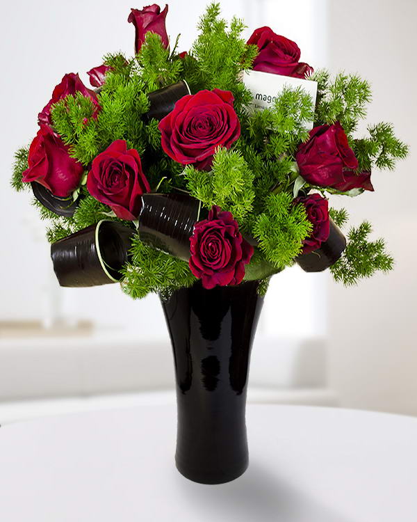 Bouquet with 15 Freedom roses, Cordyline, Umbellatus