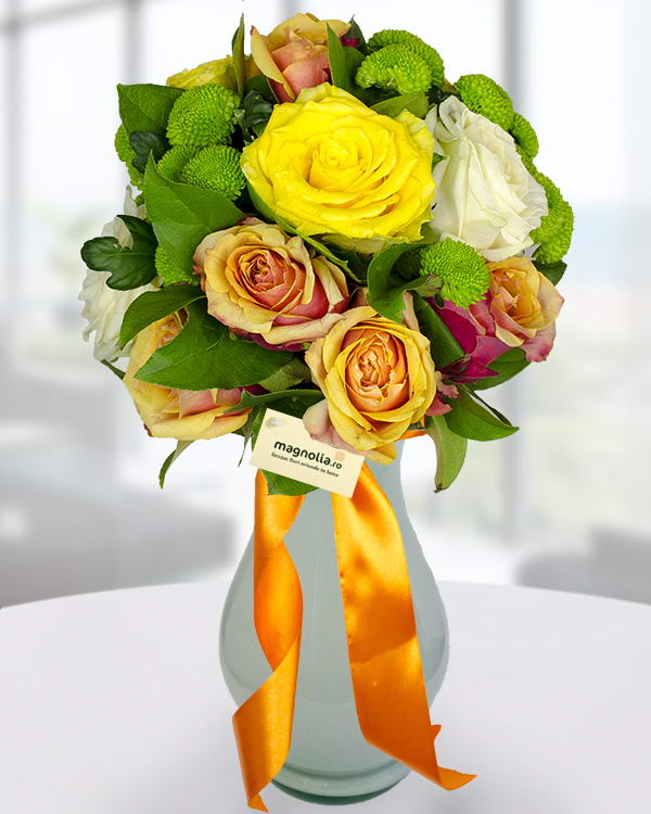 Bouquet of orange roses and yoko