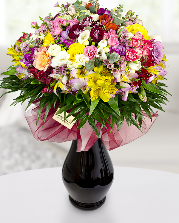 Mix bouquet with seasonal flowers