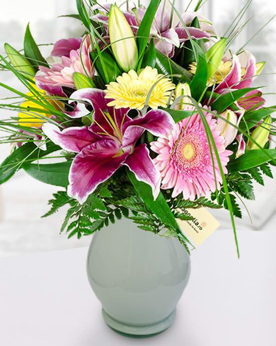 Bouquet of lilies and gerberas