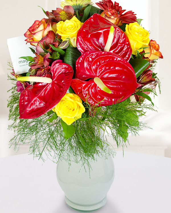 Mixt bouquet with anthurium, roses and gerbera