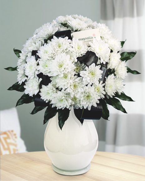 White chrysanthemums bouquet 