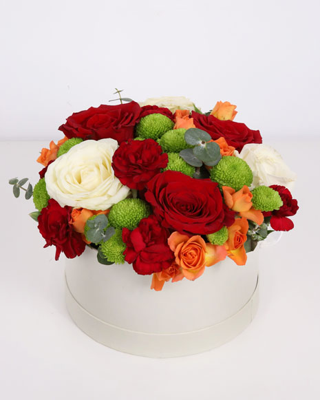 Box with roses and carnations
