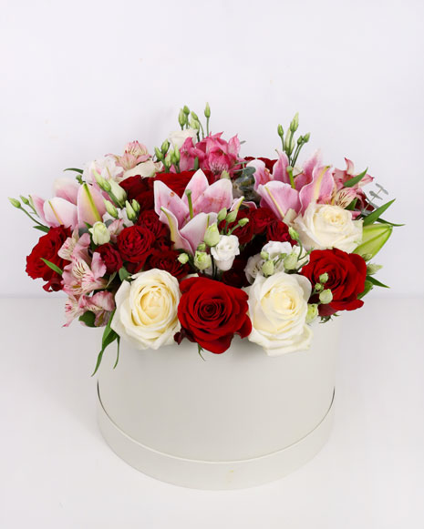 Floral arrangement for ladies