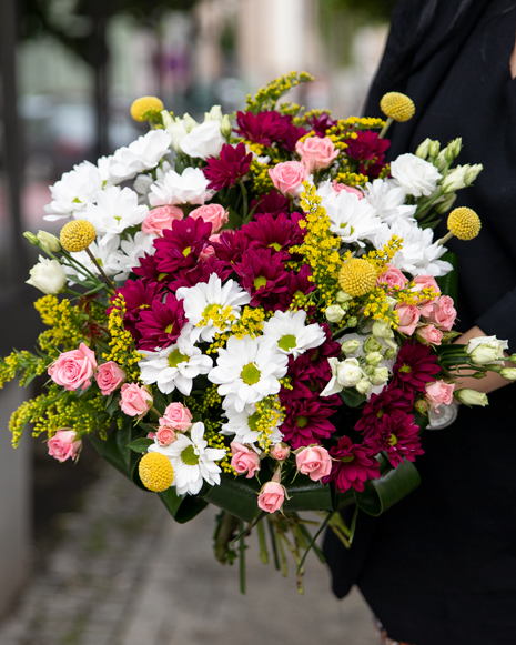 Bouquet with chrysanthemum and pink roses