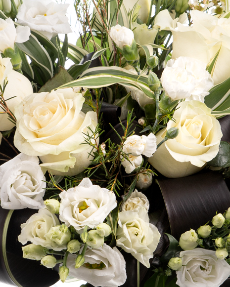 Classic bouquet with white flowers