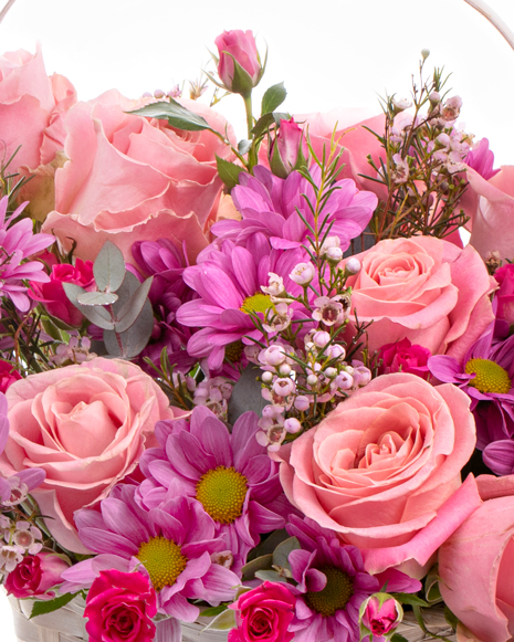 Basket with pink flowers