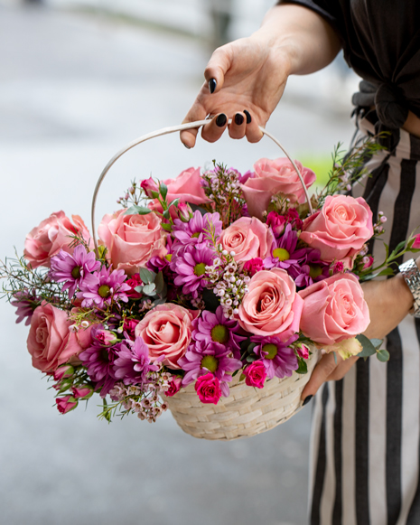 Basket with pink flowers