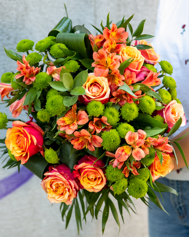 Chrysanthemums and roses bouquet