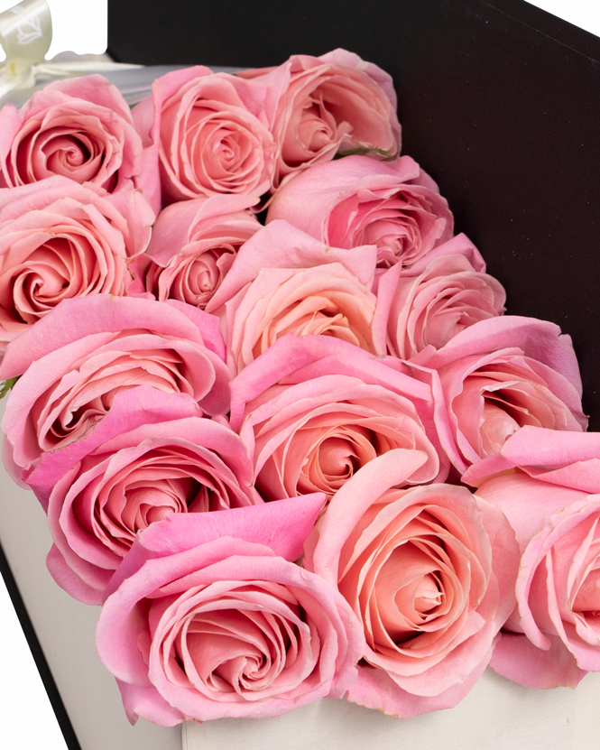 Cutie cu trandafiri roz