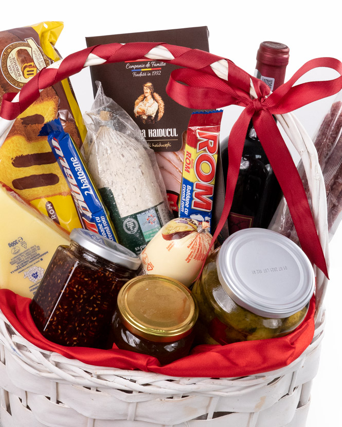 Basket with traditional products