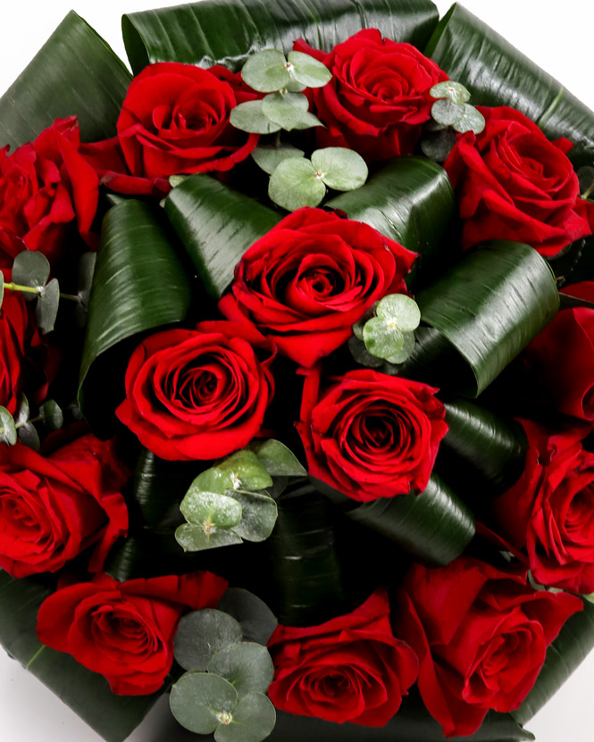 Red roses bouquet