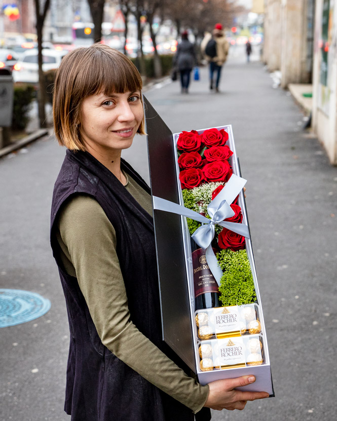 Box with roses