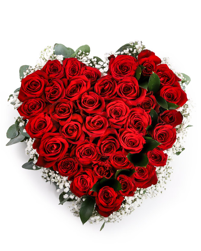 Inimă florală cu trandafiri roșii 