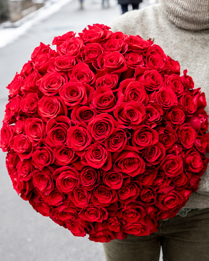Buchet 101 trandafiri roşii Freedom 