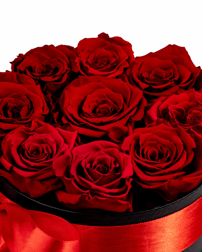 Trandafiri criogenati rosii in cutie neagra