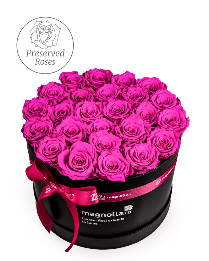 Pink preserved roses in black box