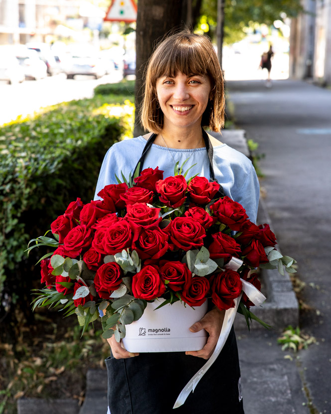 Box arrangement with red roses