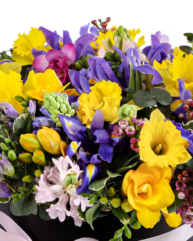 Spring box with perfumed flowers