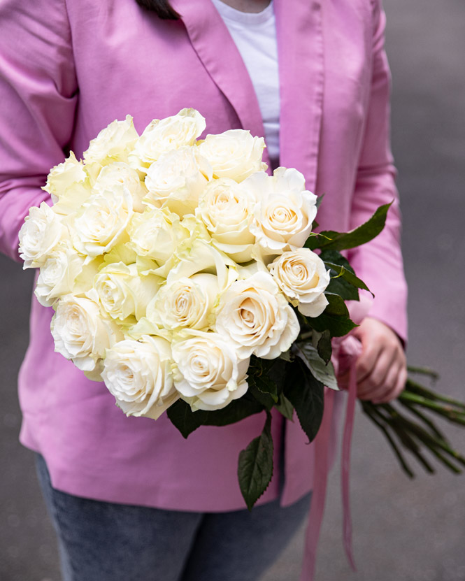 Bouquet white roses