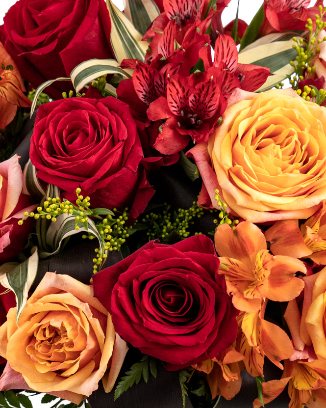 Bouquet of roses and alstroemeria