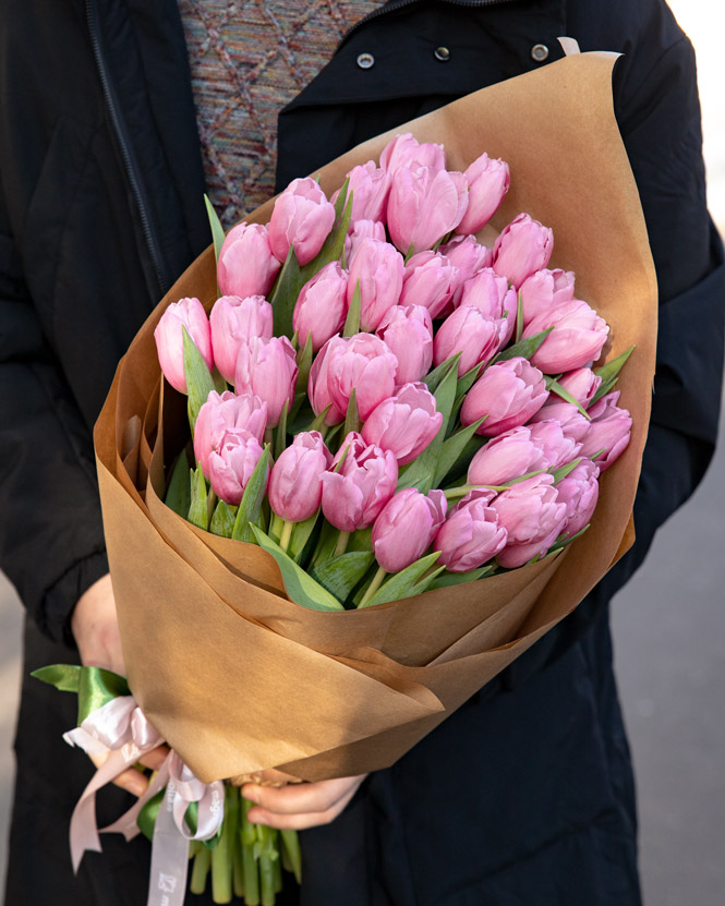 Pink tulip bouquet