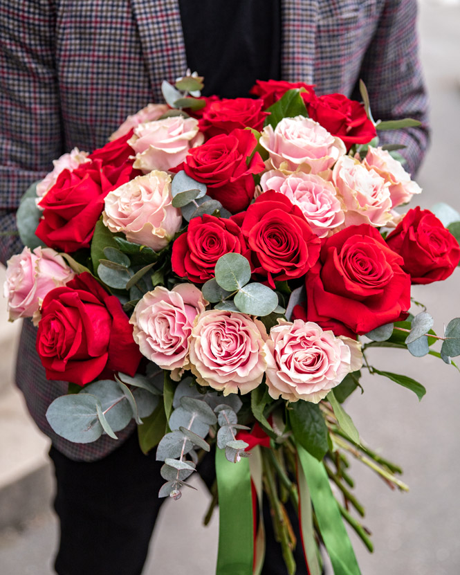 Bouquet with red and pink roses