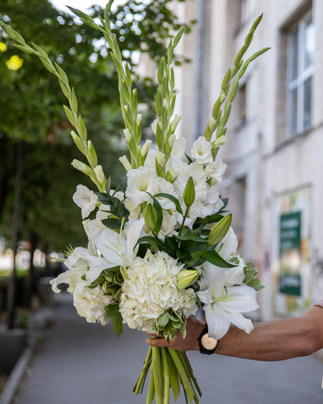 White gladiolus bouquet