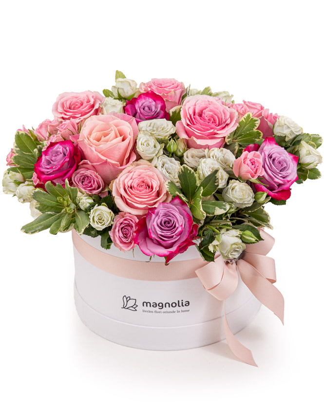 Aranjament cu trandafiri roz și albi „Pink Touch”