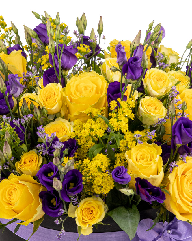 Aranjament cu trandafiri galbeni și eustoma „Emoții Vibrante”