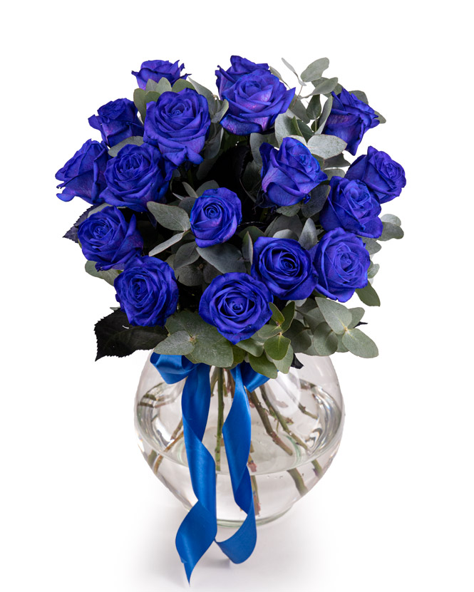 Blue roses bouquet