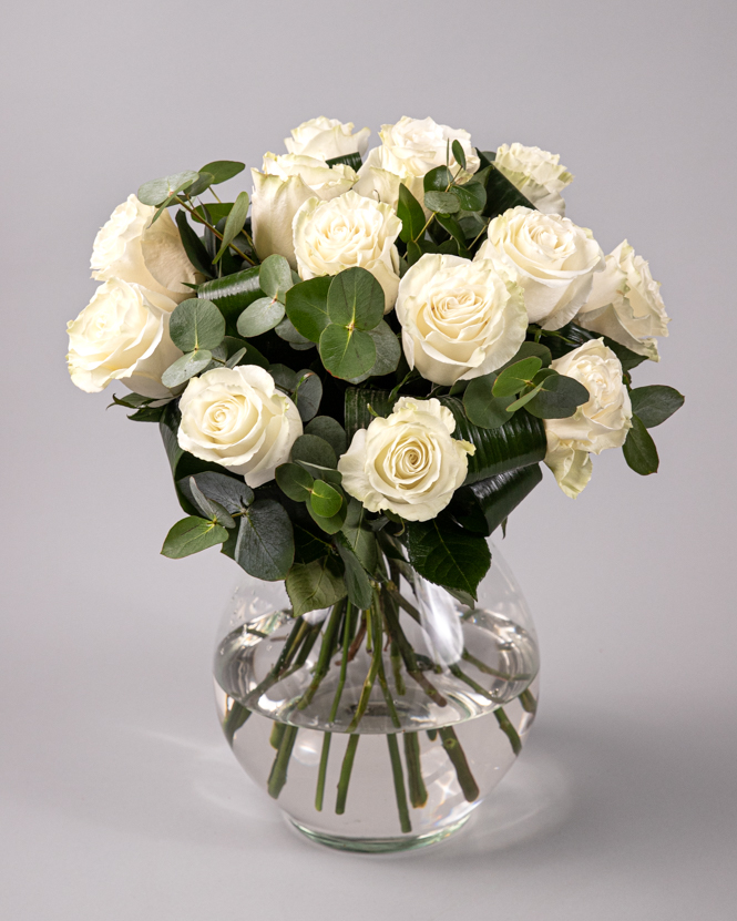 Elegant bouquet with white roses