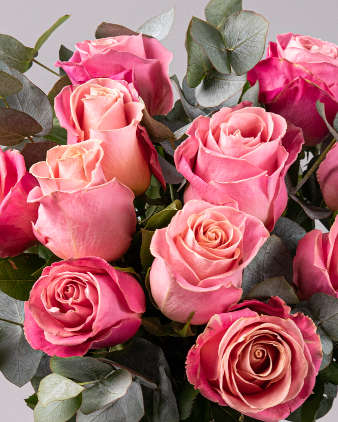 Bouquet of 11 pink roses