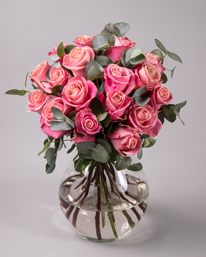 Bouquet of 17 pink roses
