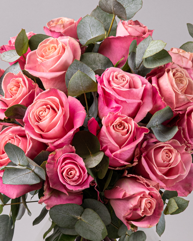 Bouquet of 17 pink roses