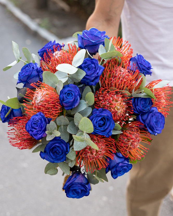 Buchet cu trandafiri albaștri „Blue Heaven”