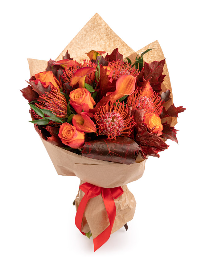 Orange roses and calla lilies bouquet