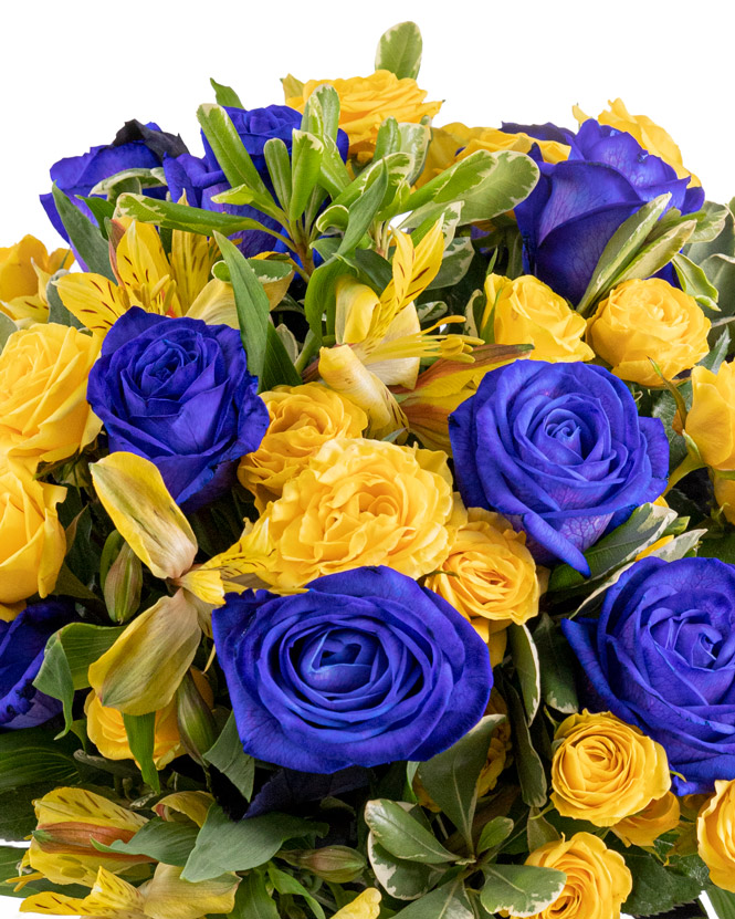 „Vivid Blue” bouqet with blue roses 