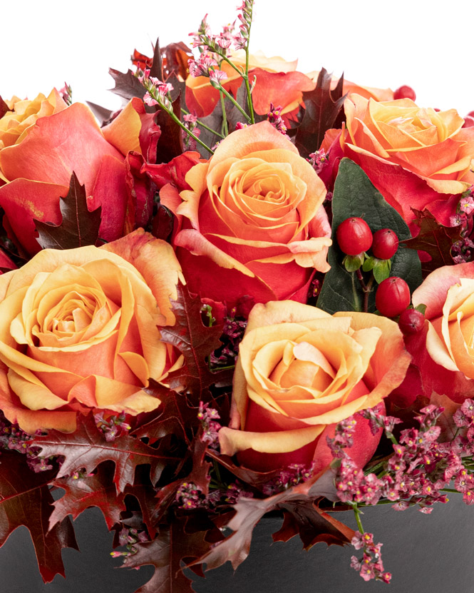 Roses and hypericum autumn box
